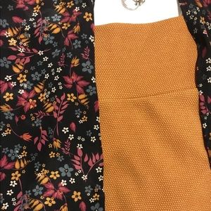 New LulaRoe Cassie Small with XS duster Joy🧡